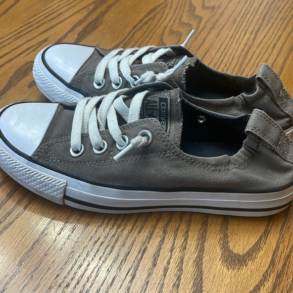 Converse women’s size 6 shoe. Charcoal gray. Used but good condition - Picture 8 of 12